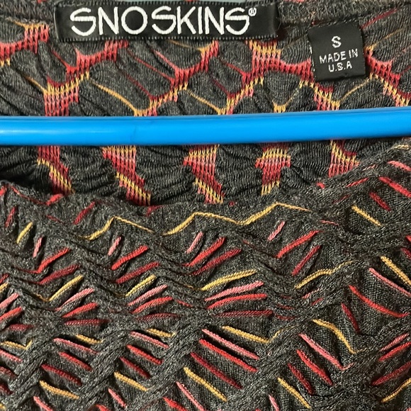 Unique top from SnoSkins - Picture 3 of 6